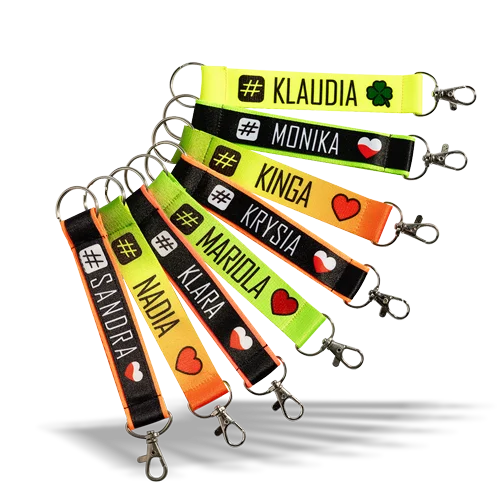 breloki imienne z karabińczykiem w formie smyczy